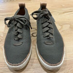 Ugg Sidney sneaker size 7.5